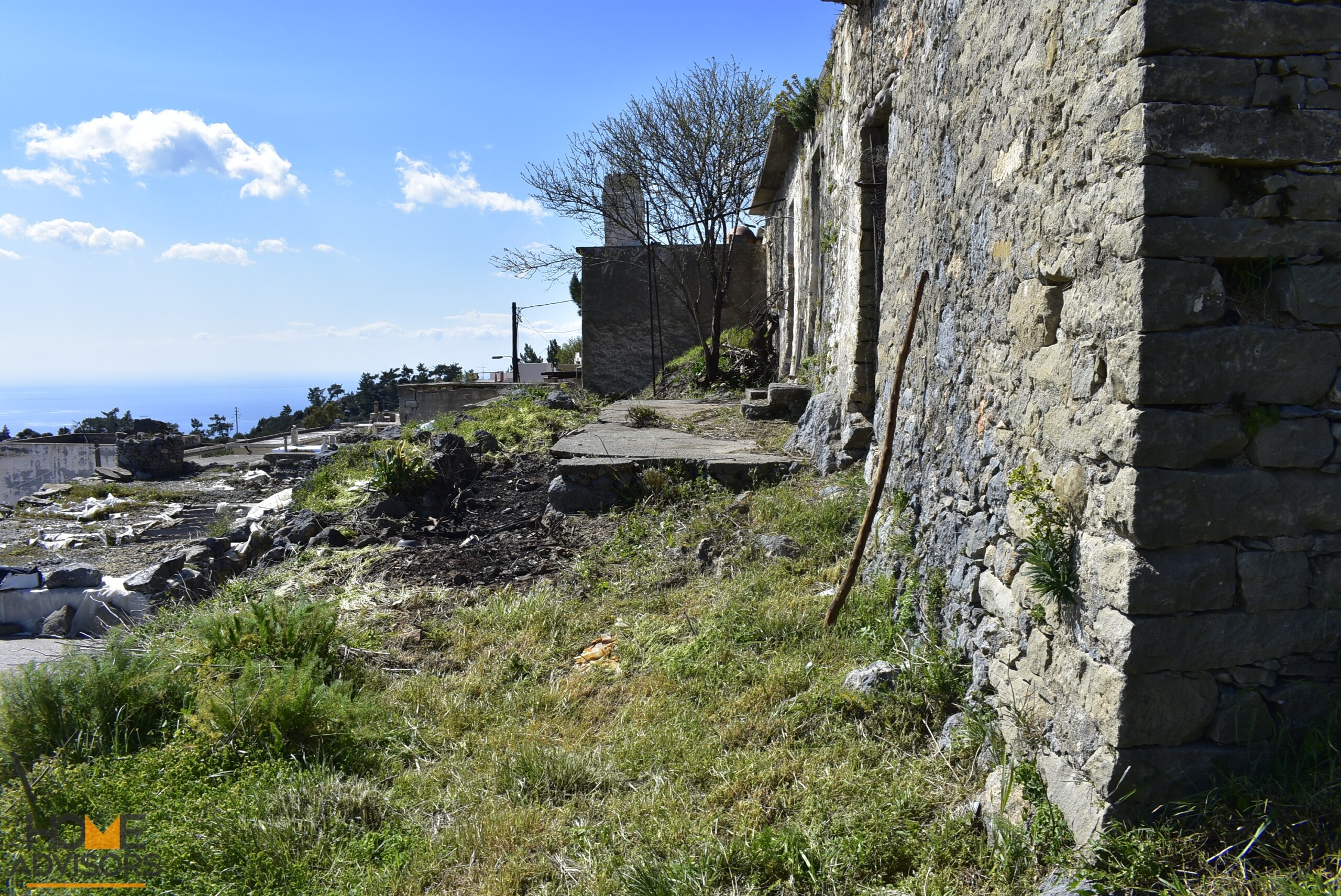 Plot with ruins Crete