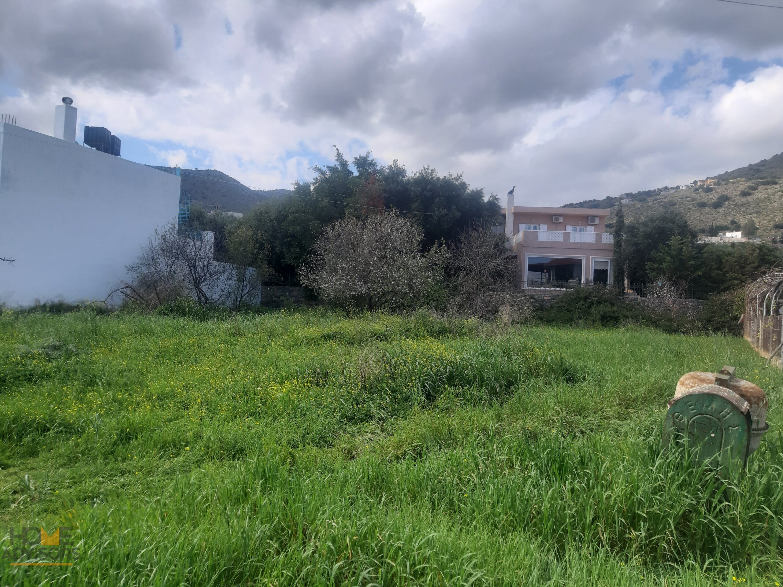 Plot of 650 sqm outside of Agios Nikolaos