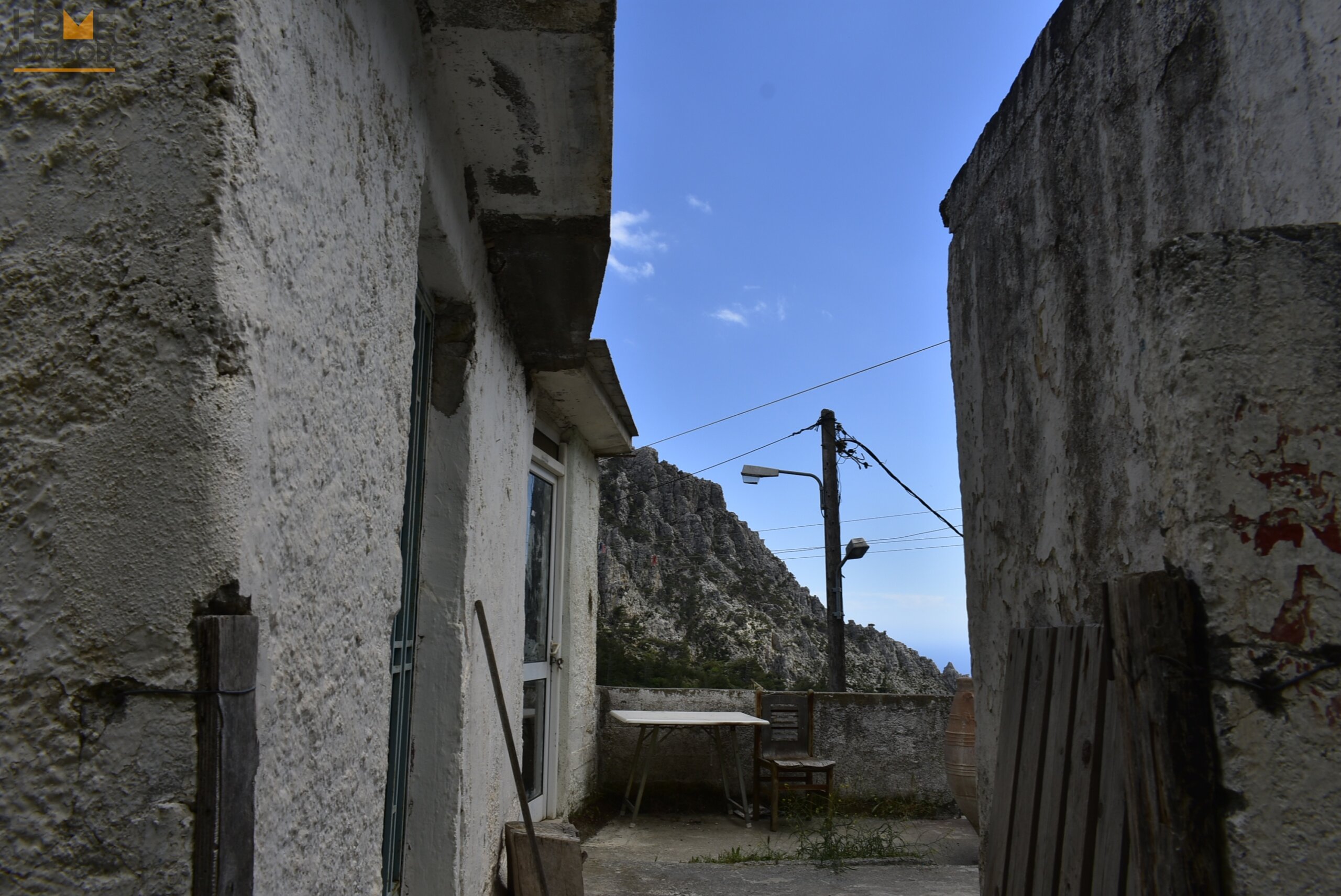 Two-storey house in Crete