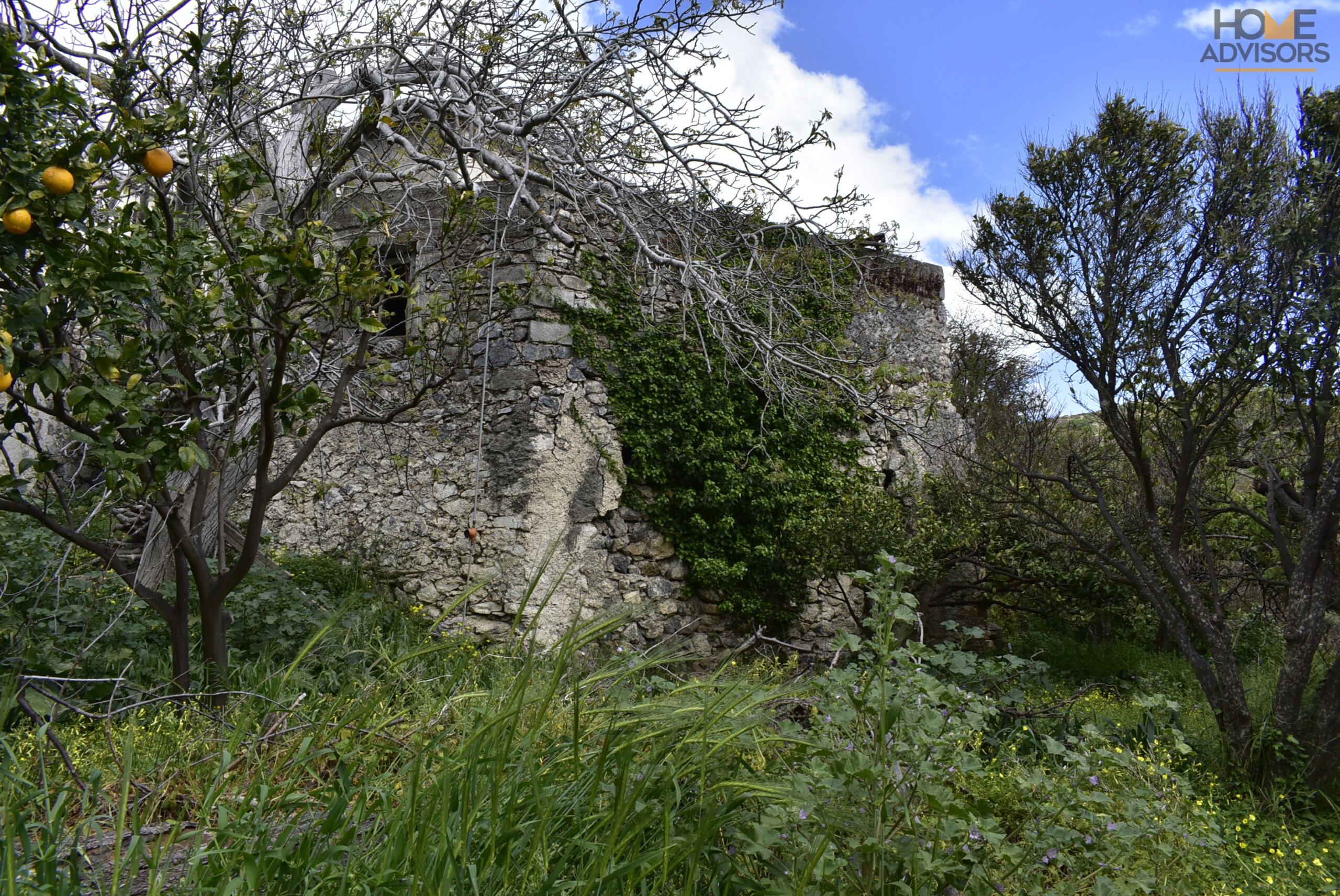 Old stone-building house in Crete