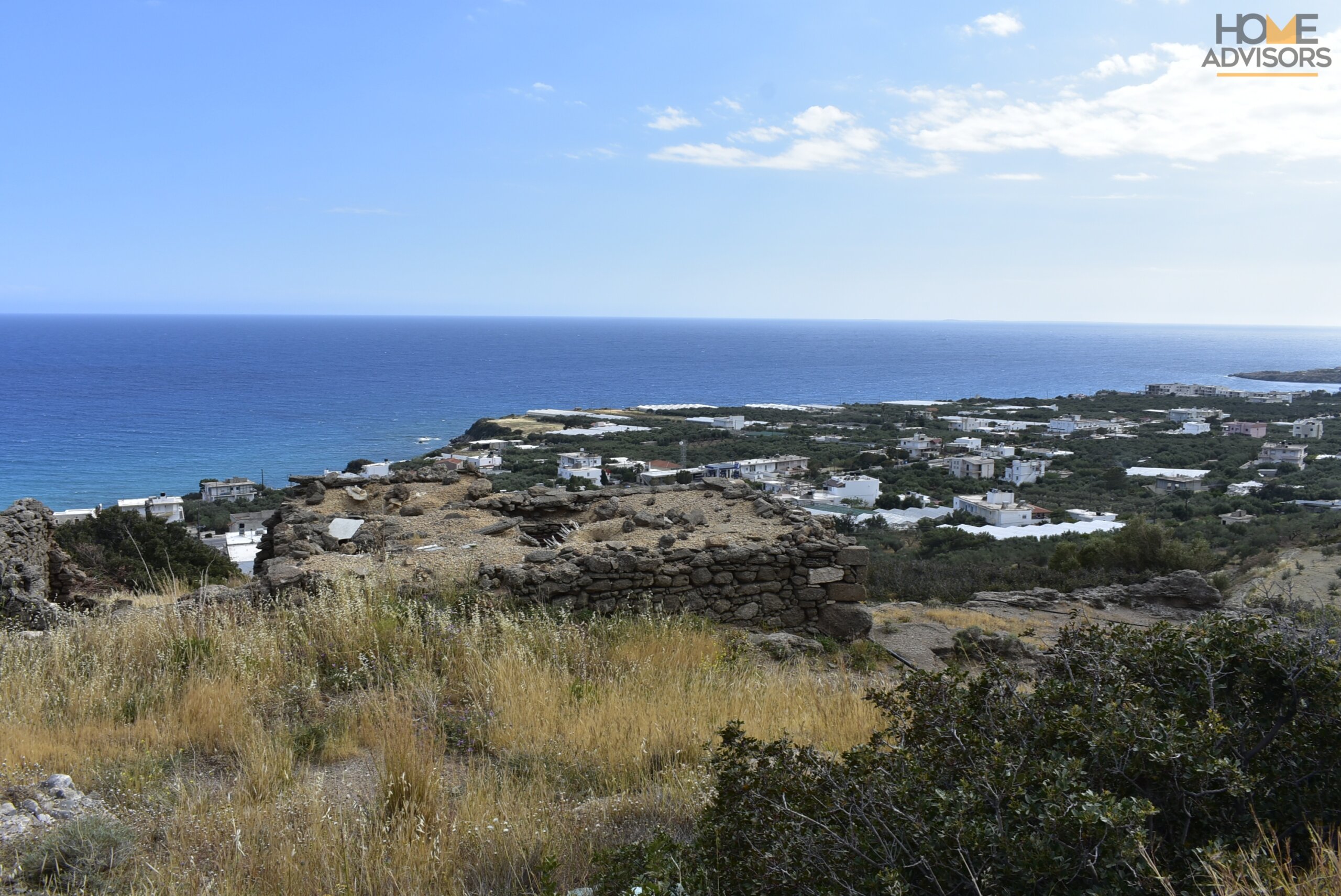 Seaview plot with 3 ruins in Crete