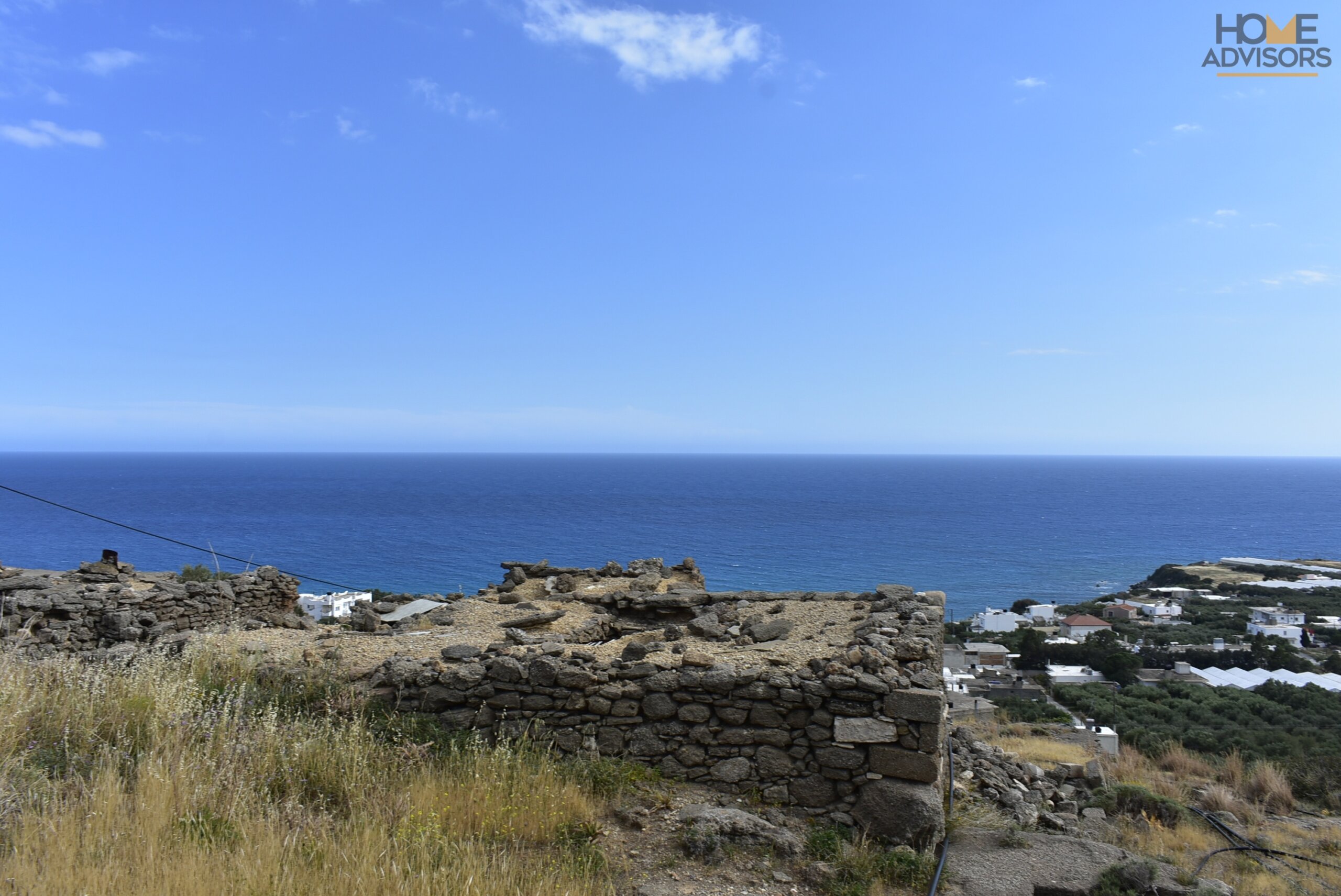 Seaview plot with 3 ruins in Crete