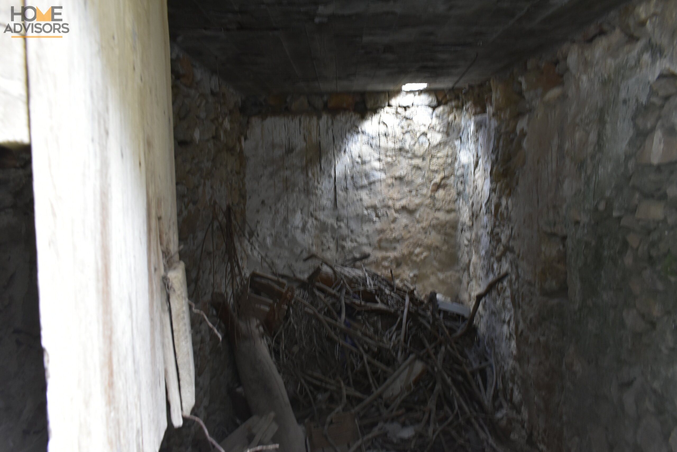 Old stone-building house in Shinokapsala Crete