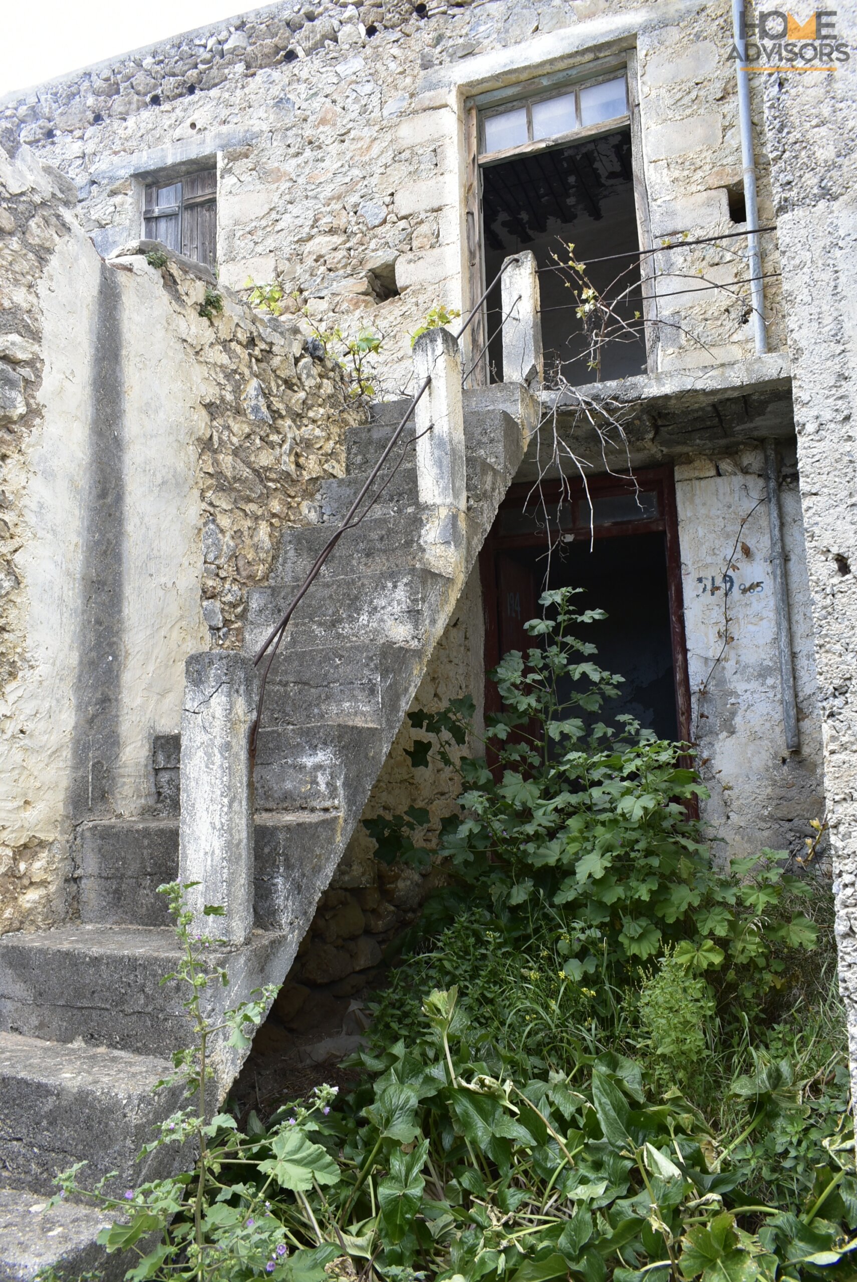 Old stone-building house in Shinokapsala Crete