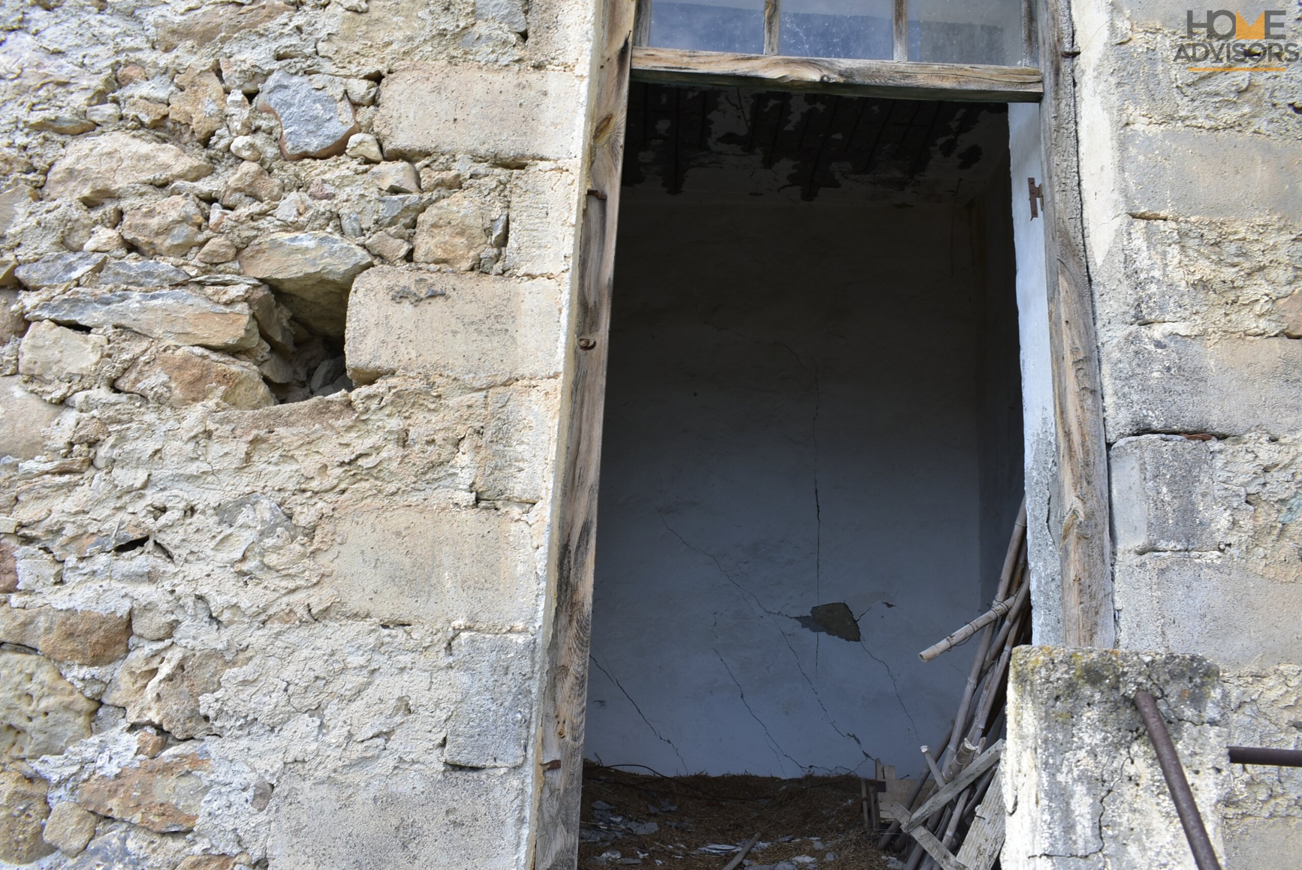 Old stone-building house in Shinokapsala Crete