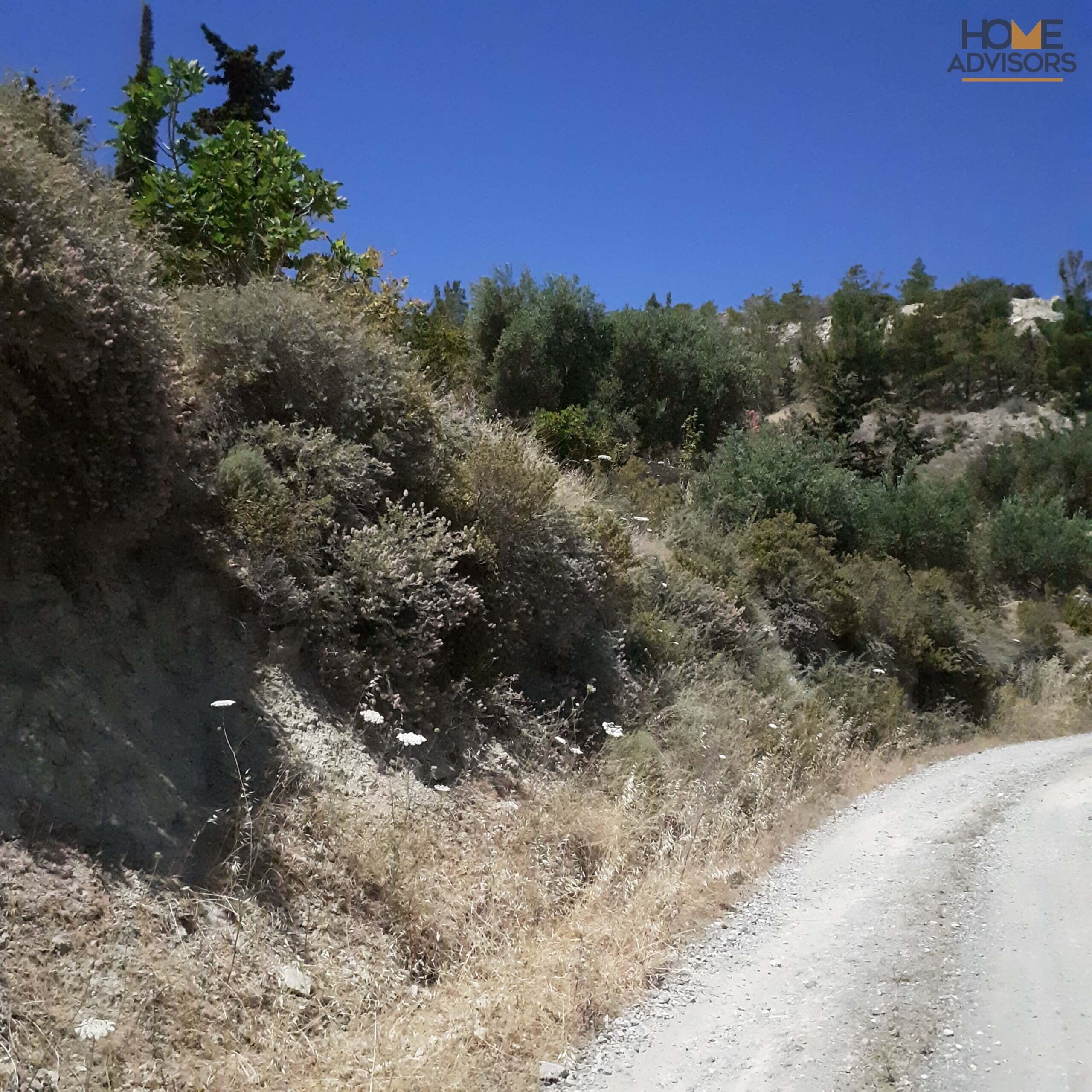 Plot in a seaside village in Crete