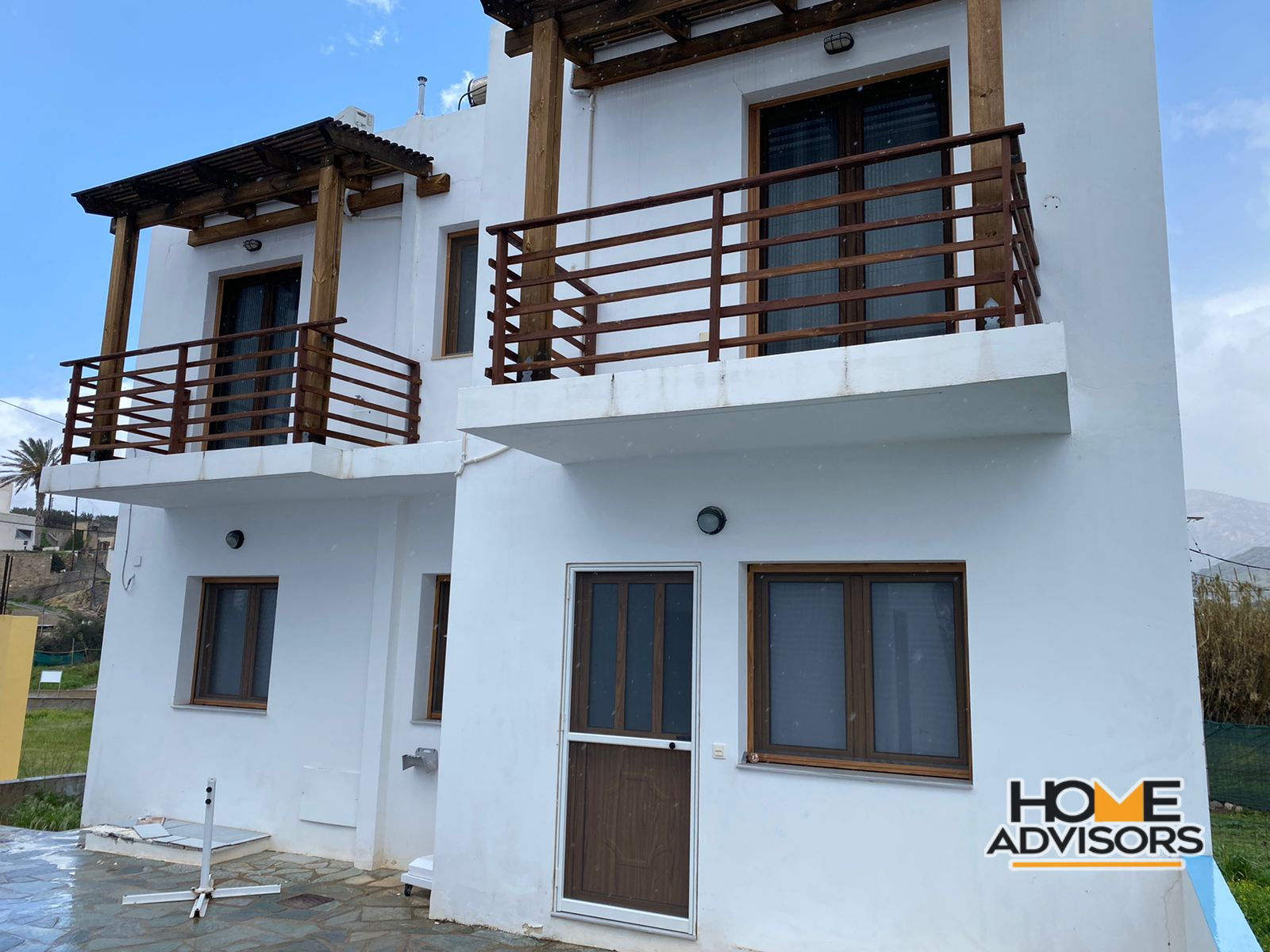 Studios & Apartments in the village of Makris Gialos | Crete