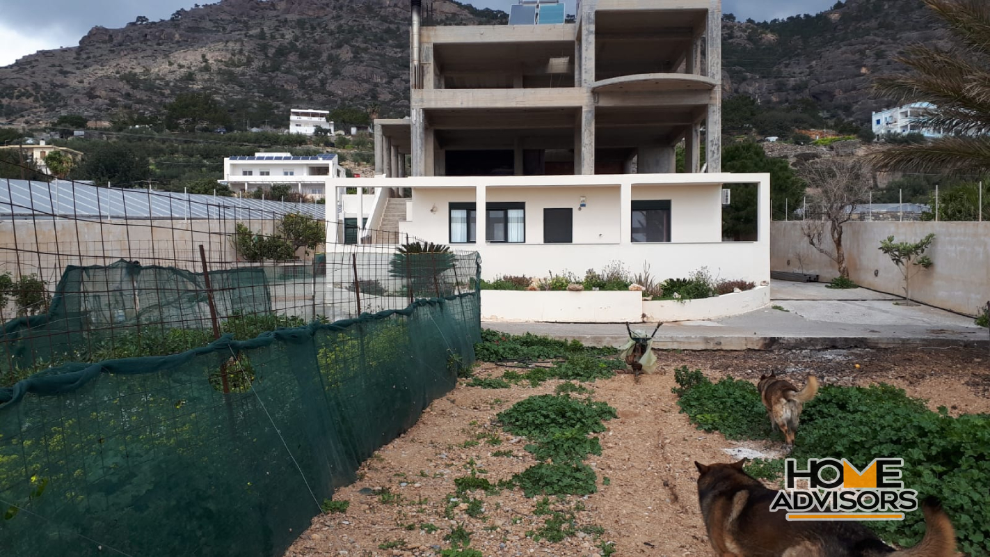 160 sqm Villa in the seaside village of Mavros Kolimbos