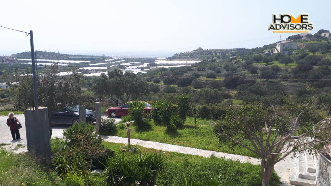 120 sqm House in a 4000 sqm Plot 3km from Ierapetra