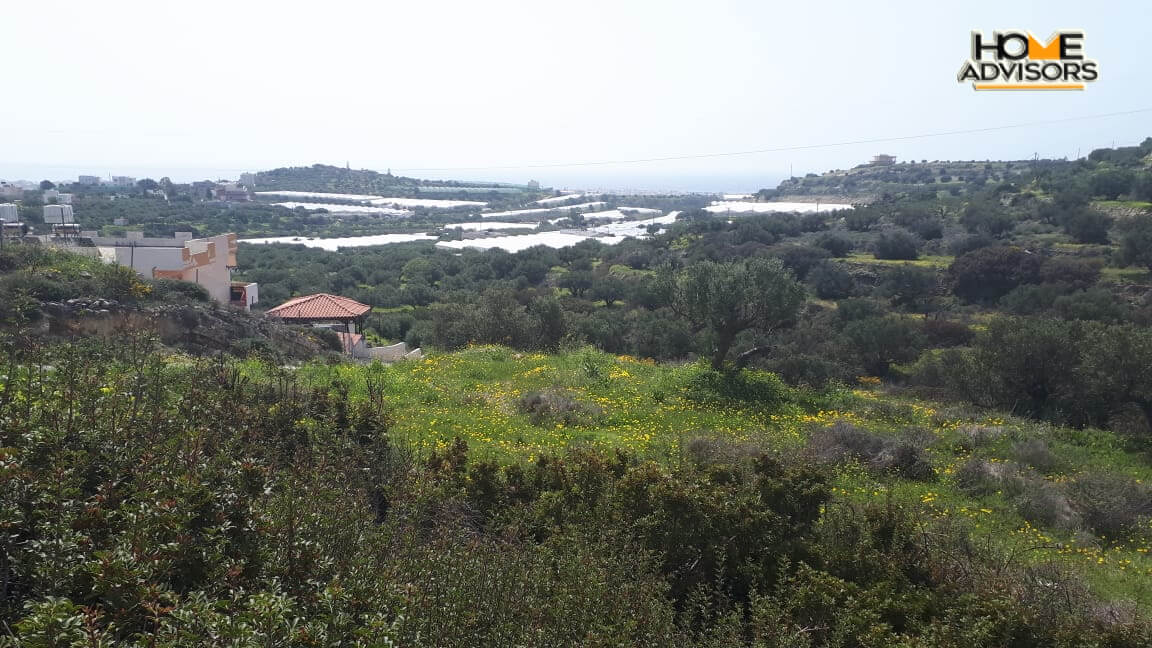 4000 sqm Plot with panoramic view outside the city of Ierapetra