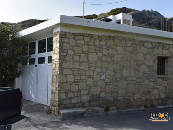 120 sqm stonebuilt building near Preveli