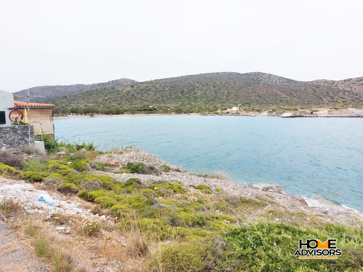 6500 sqm waterfront plot in Tholos Kavousiou