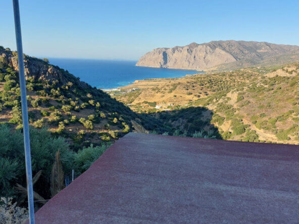 30 sqm house in a 4500 sqm plot in the area of Mohlos