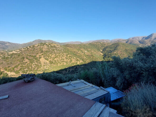 30 sqm house in a 4500 sqm plot in the area of Mohlos