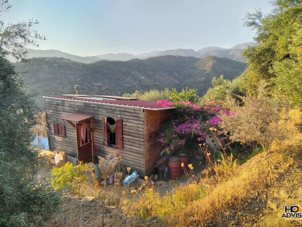 30 sqm house in a 4500 sqm plot in the area of Mohlos